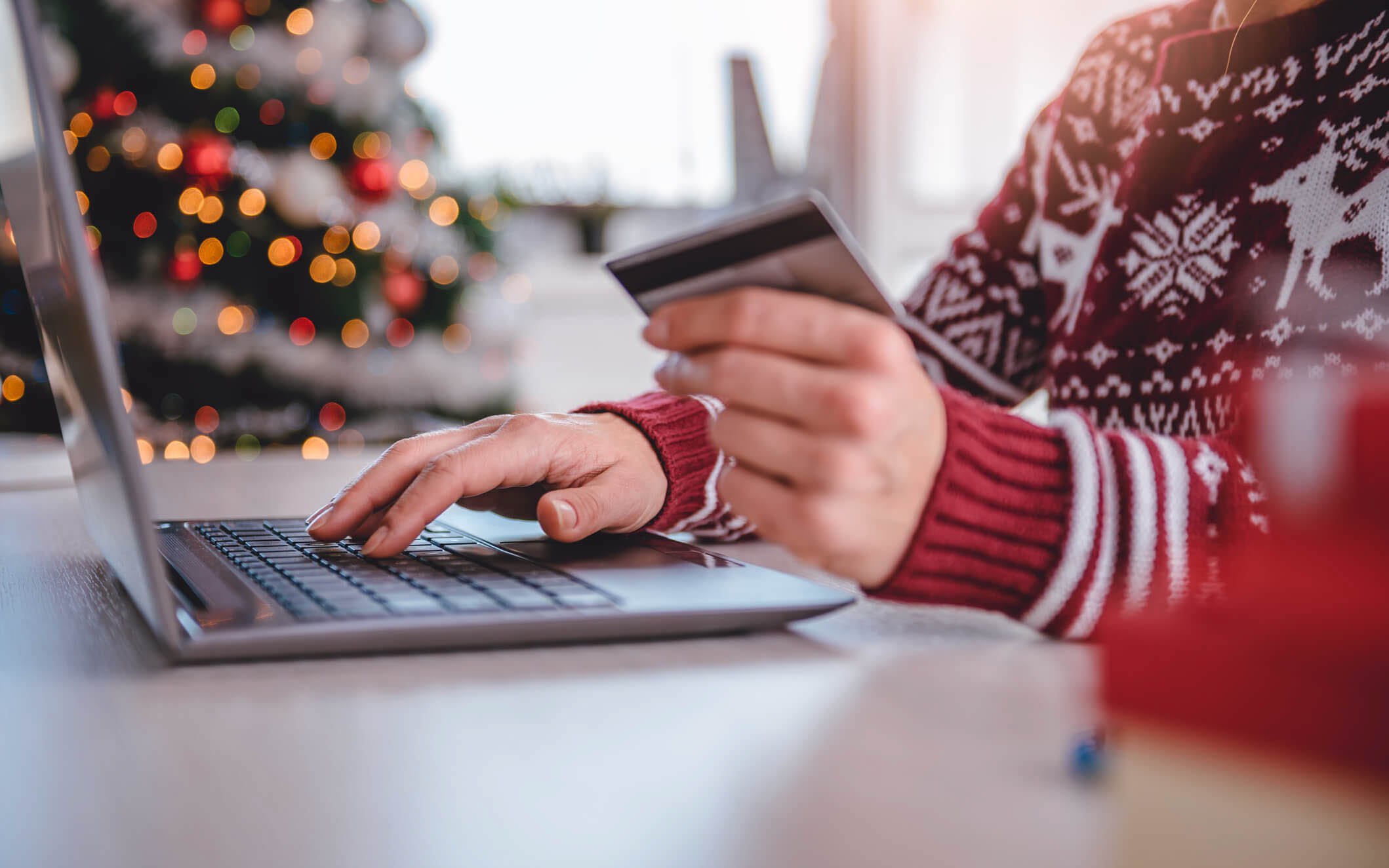 Provide a Personalized Shopping Experiences this Holiday Season, clinches  examples 